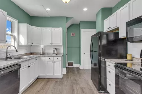 Kitchen - 411 Edward, Jackson, MI 49201 photo 1 of 4
