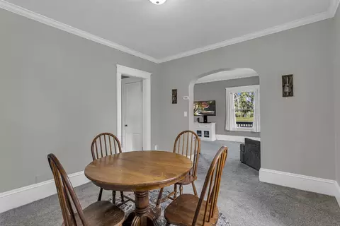 Dining - 411 Edward, Jackson, MI 49201 photo 4 of 5