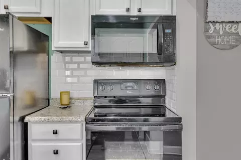 Kitchen - 411 Edward, Jackson, MI 49201 photo 4 of 4