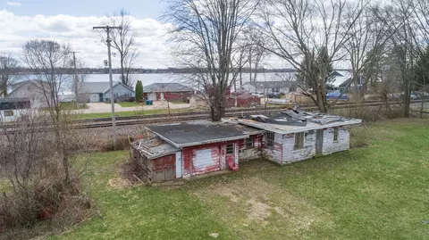 Exterior - 7422 E T, Scotts, MI 49088 photo 2 of 5