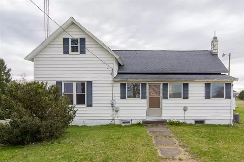 5521 N Coloma, Coloma, MI 49038