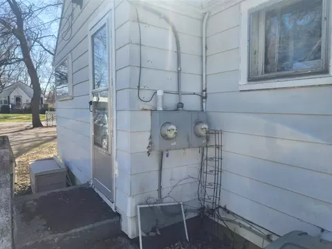 1910 W Franklin, Jackson, MI 49203 photo 3
