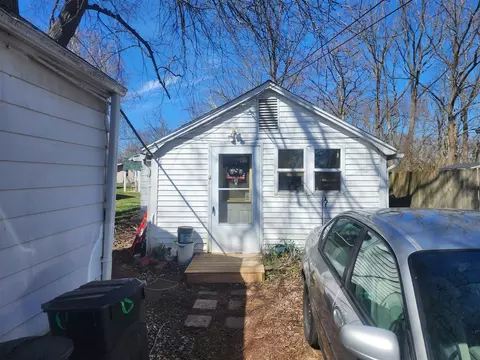 1910 W Franklin, Jackson, MI 49203 photo 2