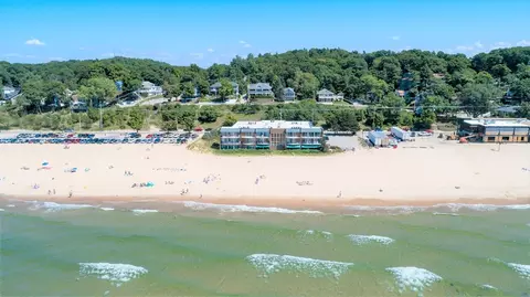 1159 S S Hbr #C-5, Grand Haven, MI 49417