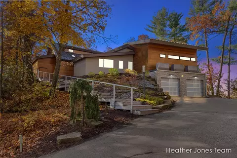 442 E Baldwin Lk, Greenville, MI 48838