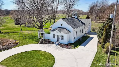 1004 70th, South Haven, MI 49090