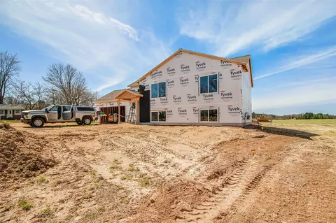 5583 Whites Brg, Belding, MI 48809