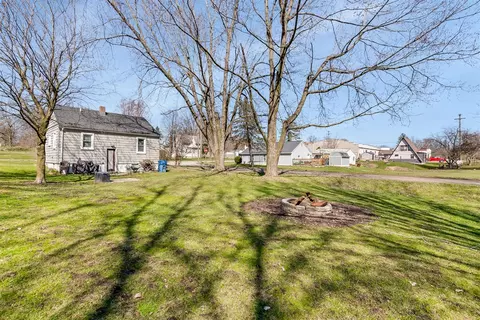 65 W Elmwood, Leonard, MI 48367 photo 24