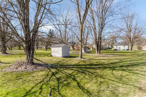 65 W Elmwood, Leonard, MI 48367 photo 26