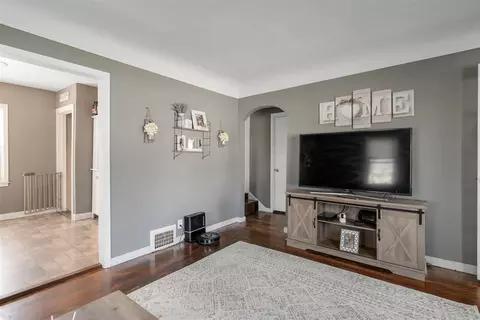 65 W Elmwood, Leonard, MI 48367 photo 11