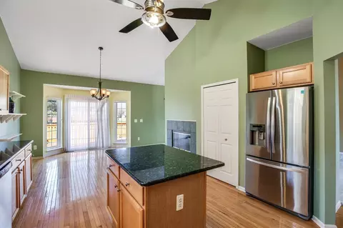 Kitchen - 47672 Vista Cir, Canton, MI 48188 photo 5 of 7