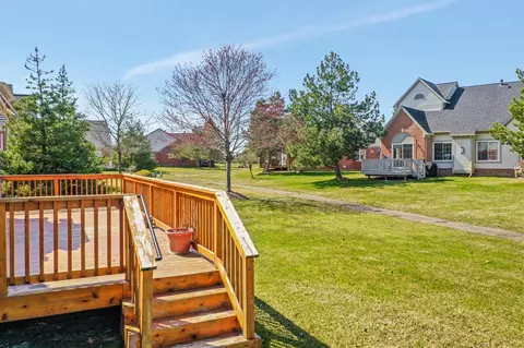 Exterior - 47672 Vista Cir, Canton, MI 48188 photo 7 of 9