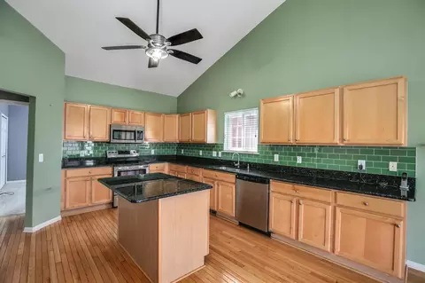 Kitchen - 47672 Vista Cir, Canton, MI 48188 photo 3 of 7