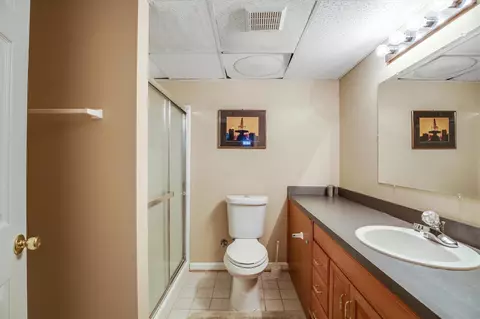 Bath - 47672 Vista Cir, Canton, MI 48188 photo 6 of 7