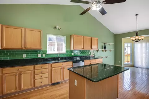 Kitchen - 47672 Vista Cir, Canton, MI 48188 photo 4 of 7