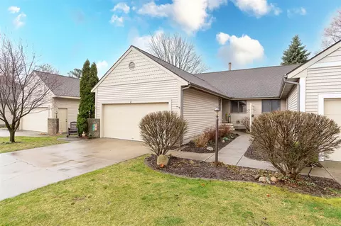 2 Summit Park, Spring Lake, MI 49456