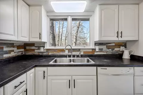 Kitchen - 466 Swains Lk, Concord, MI 49237 photo 2 of 5