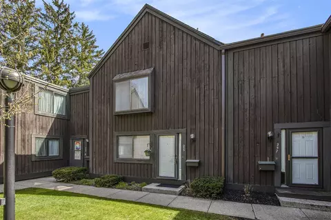 255 Ballantrae, Kalamazoo, MI 49006