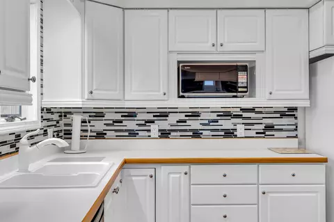 Kitchen - 4381 Donnely, Jackson, MI 49201 photo 4 of 6