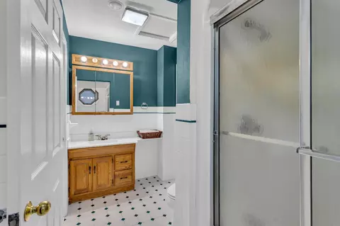 Bath - 4381 Donnely, Jackson, MI 49201 photo 2 of 4