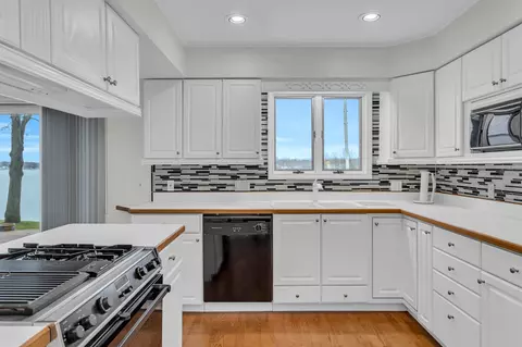 Kitchen - 4381 Donnely, Jackson, MI 49201 photo 2 of 6