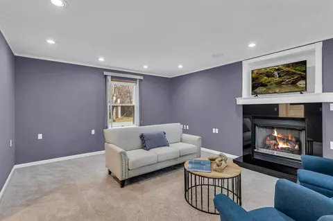 Living - 4381 Donnely, Jackson, MI 49201 photo 3 of 7