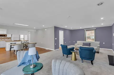 Living - 4381 Donnely, Jackson, MI 49201 photo 4 of 7