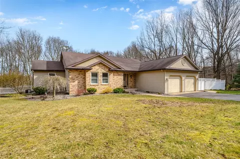 26694 66th, Lawton, MI 49065