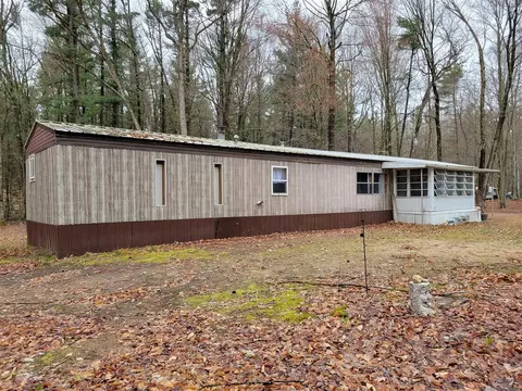 3487 Indian Head, White Cloud, MI 49349