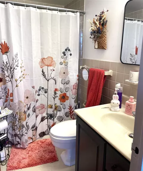 Bath - 715 W Michigan #305, Jackson, MI 49201 photo 1 of 1