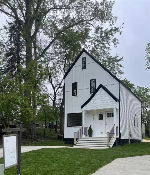 5107 Cheyenne, Waterford, MI 48327