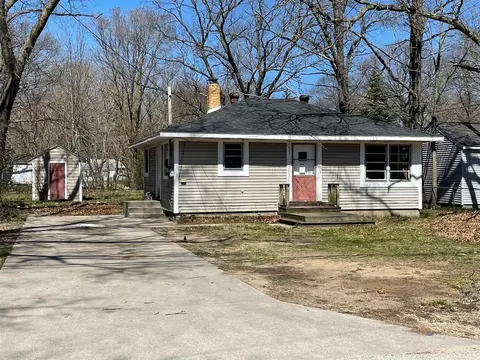 1422 E Smt, Norton Shores, MI 49444