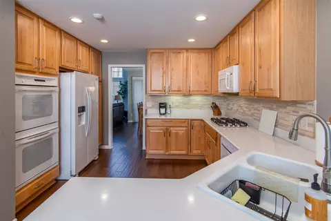 Kitchen - 2737 Hogan Way #3, Canton, MI 48188 photo 2 of 3