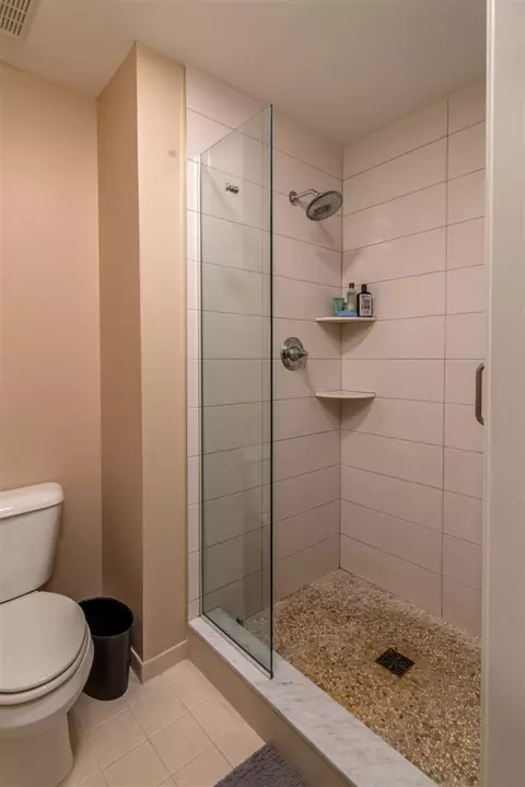 Bath - 2737 Hogan Way #3, Canton, MI 48188 photo 2 of 6