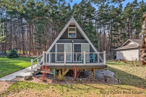 10924 SW Torch Lk, Rapid City, MI 49676