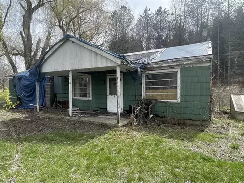 4704 Riverside, Lyons, MI 48851