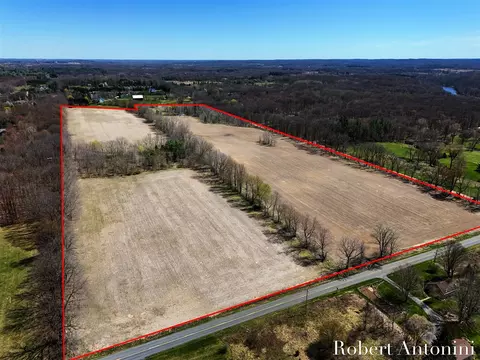 9500 Alaska, Alto, MI 49302