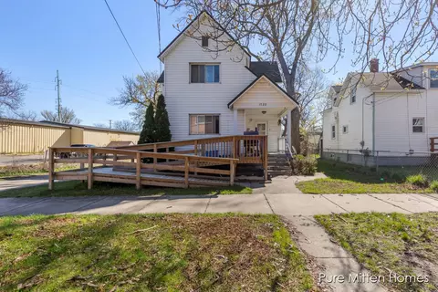 1722 Elizabeth, Grand Rapids, MI 49504