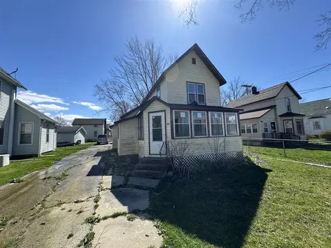 317 W Saint Joseph, Watervliet, MI 49098