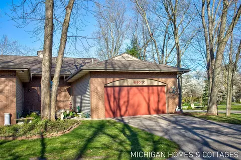 660 Crestview, Holland, MI 49423