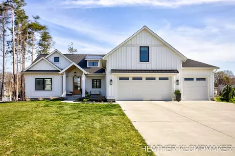 14813 Pinehill, Holland, MI 49424