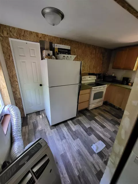 Kitchen - 11578 N Dexter, Irons, MI 49644 photo 1 of 2