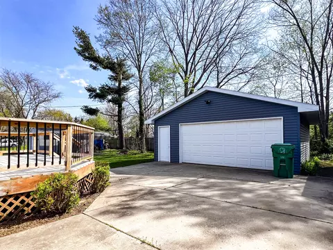 Exterior - 513 N 15th, Niles, MI 49120 photo 9 of 14