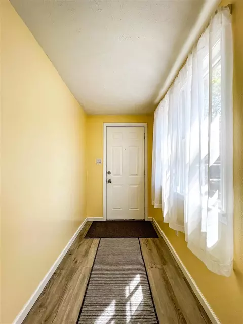 Entry Way - 513 N 15th, Niles, MI 49120 photo 1 of 2