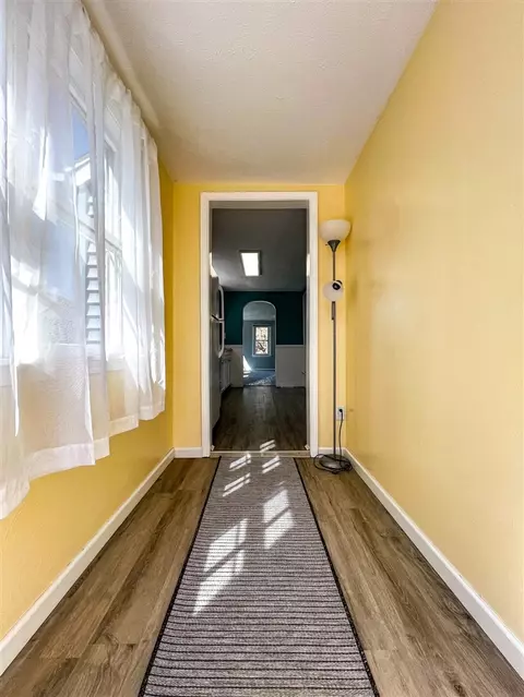 Entry Way - 513 N 15th, Niles, MI 49120 photo 2 of 2