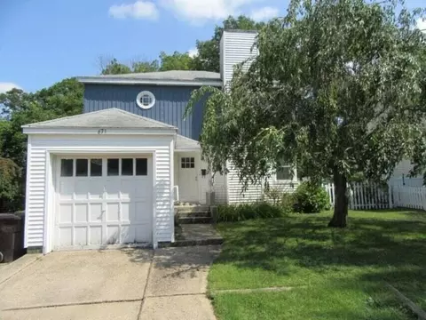 671 Center, South Haven, MI 49090