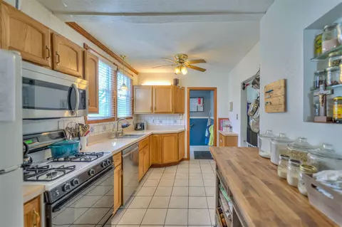 Kitchen - 770 Audubon, Jackson, MI 49203 photo 2 of 2