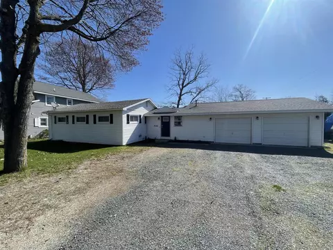 9548 S Lakeshore, Pentwater, MI 49449