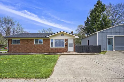 962 N Ann Arbor, Saline, MI 48176