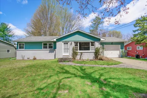 680 Benhoy, Plainwell, MI 49080